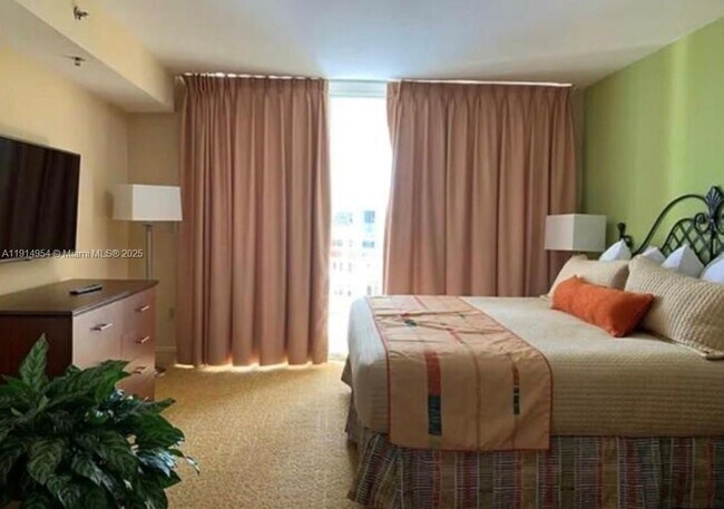 Building Photo - 16690 Blatt Blvd