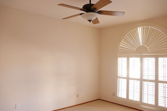 Building Photo - Golf Course Location