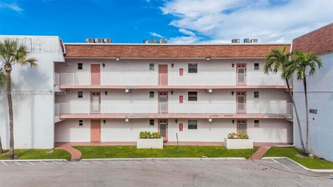 Primary Photo - 8002 Lagos De Campo Blvd