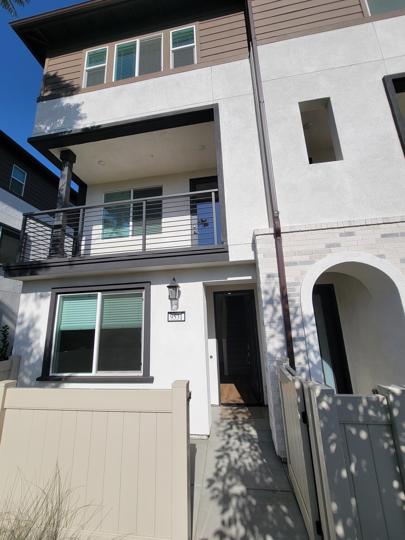 Building Photo - 9531 Hannah Way