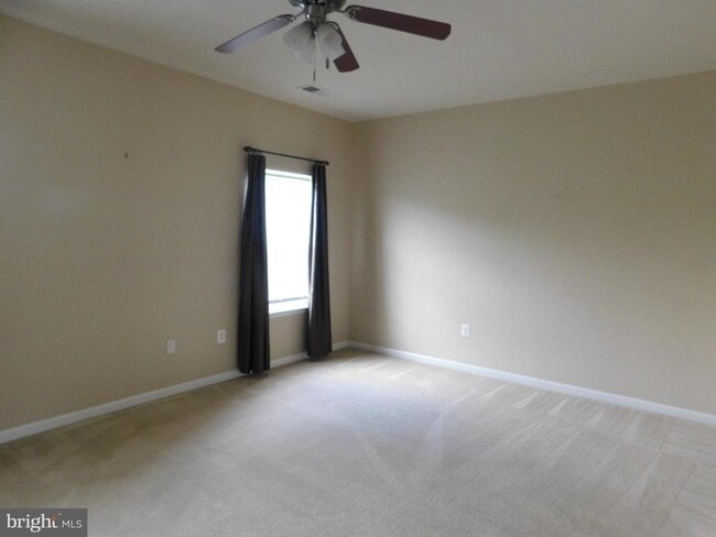 Building Photo - 402 Kintyre Ln