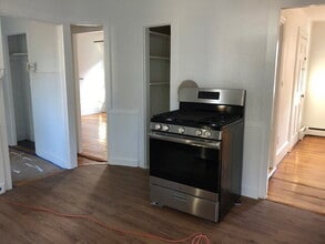 Building Photo - 1 bed 1 bath 1st floor unit in a historic ...