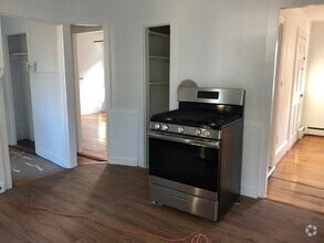 Building Photo - ! bed ! bath !st floor unit in a historic ...