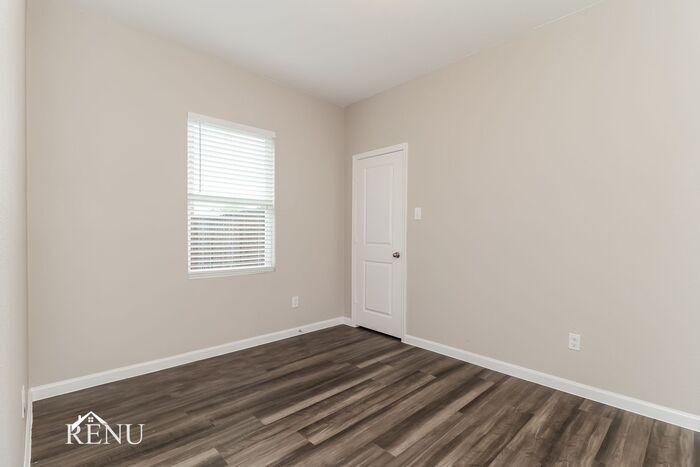 Building Photo - 6120 Harrah Ln