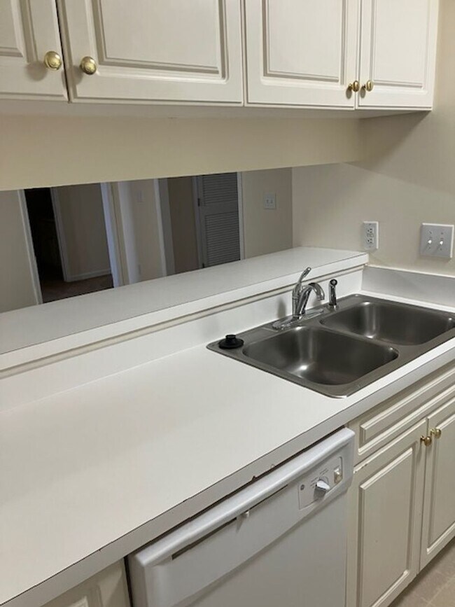 Building Photo - 719-G