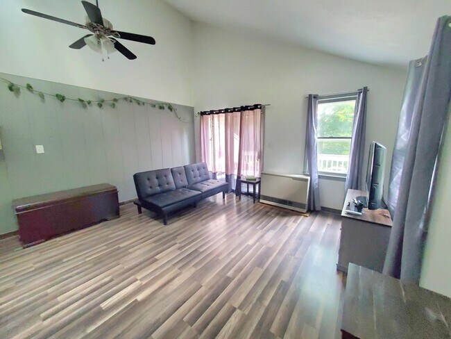 open living/kitchen area - 8 Plaza Village Rd