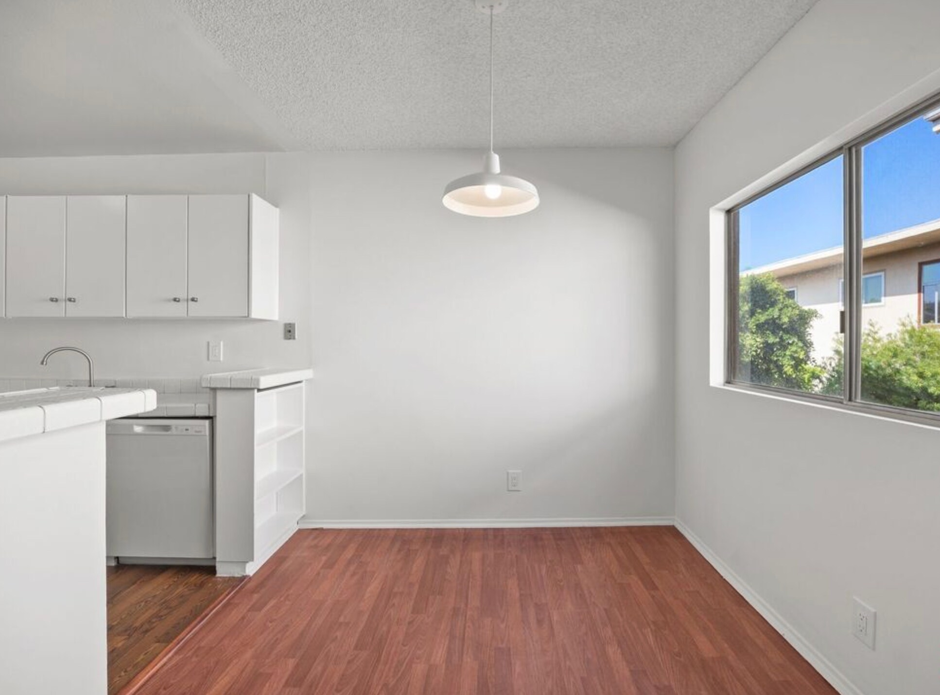 Building Photo - 5400 Newcastle Ave