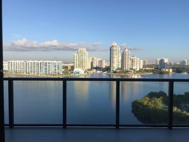 Building Photo - 5000 Island Estates Dr