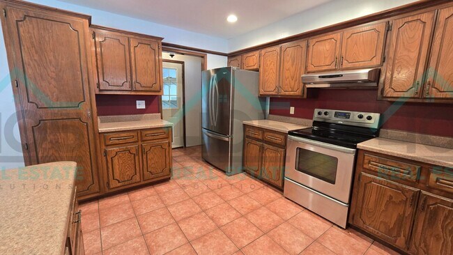 Building Photo - 3 Bedroom in Harrah