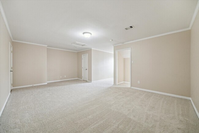 Building Photo - 5629 Dolores St