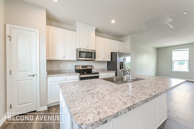 Building Photo - 2028 Cade Dr