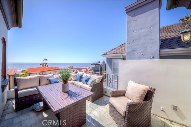 Building Photo - 2816 Manhattan Ave