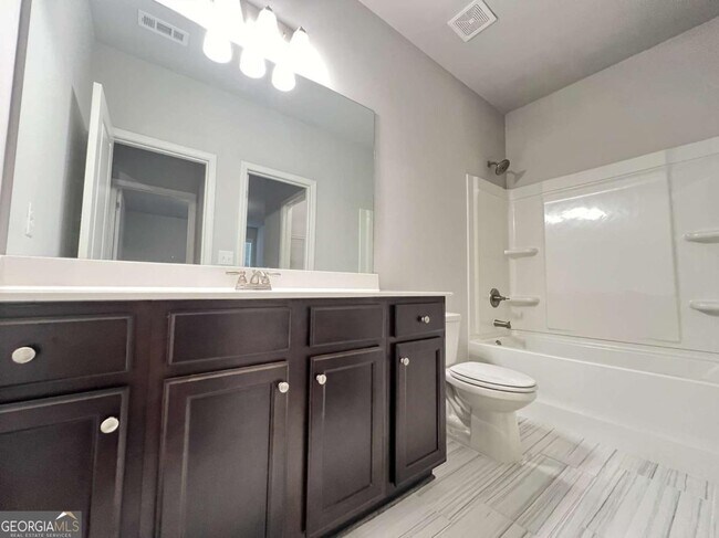 Building Photo - 4675 Silver Oak Dr SW