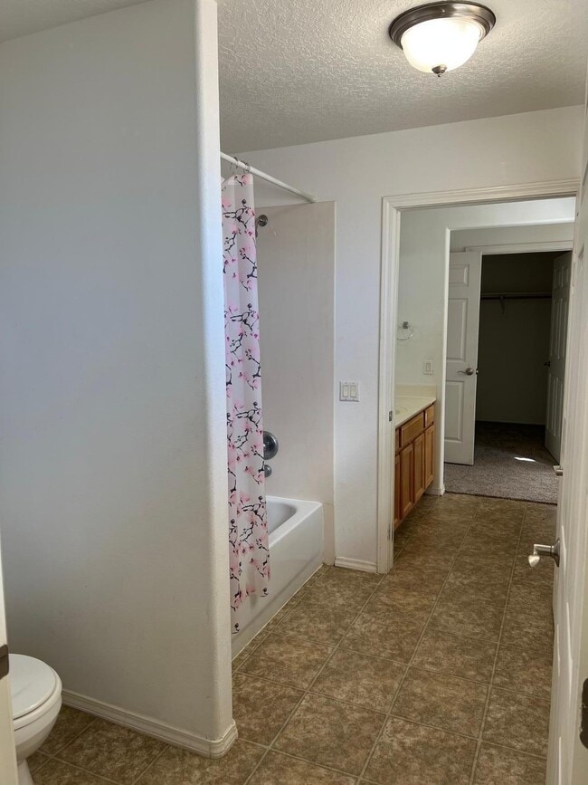 Building Photo - 828 Loma Pinon Loop