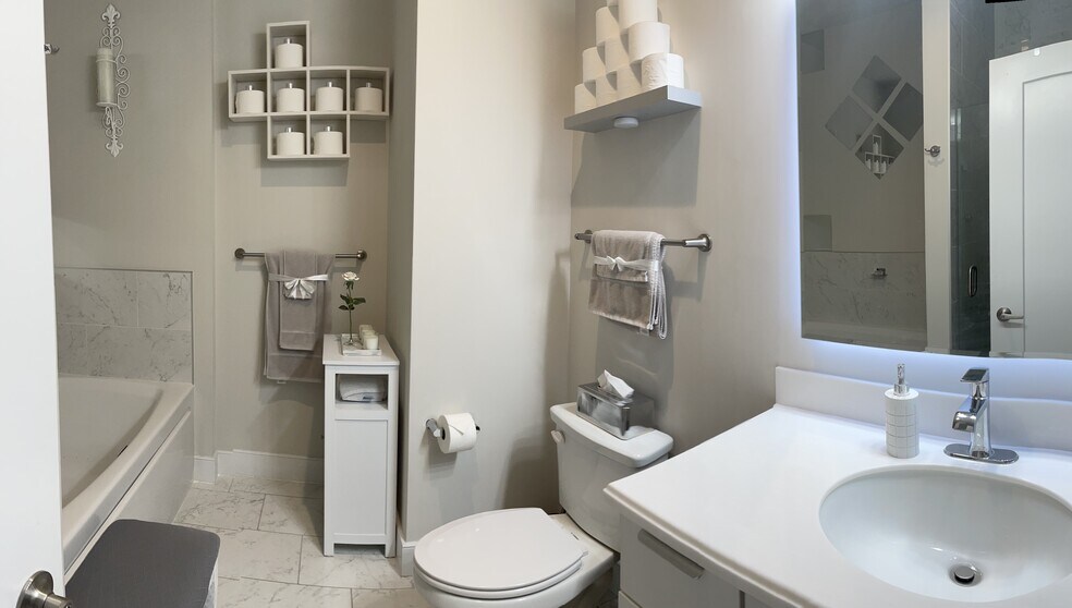 Building Photo - 2000 Clarendon Blvd