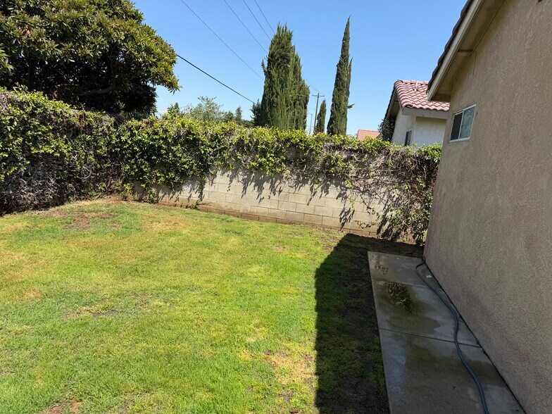 Building Photo - 10808 Tivoli Ct