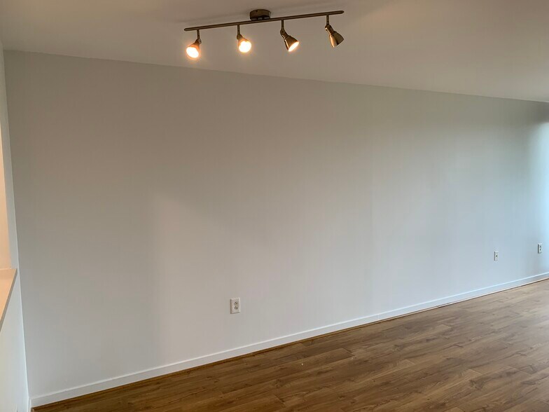 Building Photo - 4 Canal Park