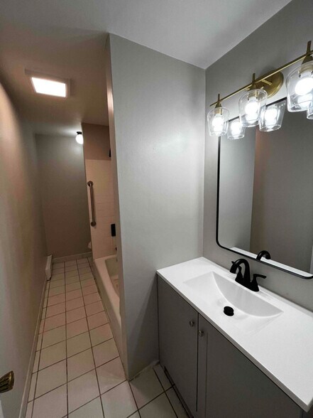 Building Photo - 5098 Main St