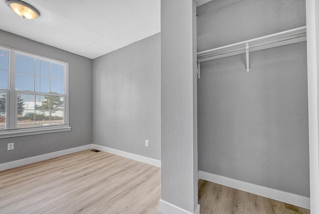 Building Photo - 16934 E Whitaker Dr