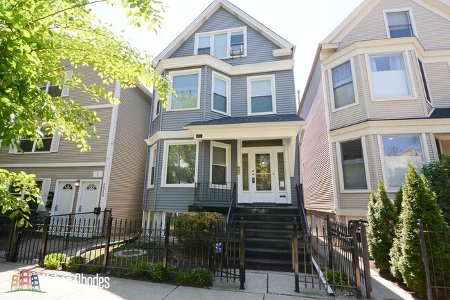 Primary Photo - 1517 W Oakdale Ave