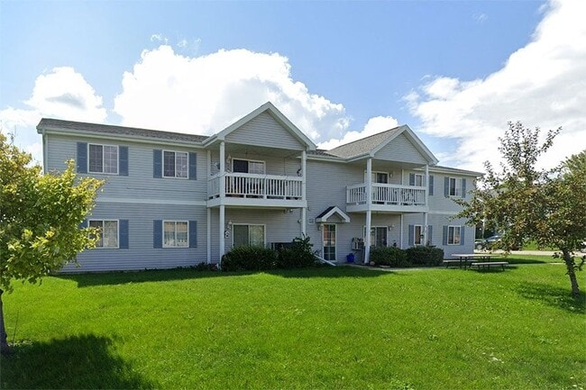 Primary Photo - BAY VIEW APARTMENTS