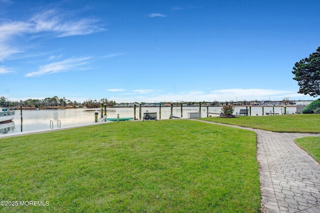 Building Photo - 85 E Water St