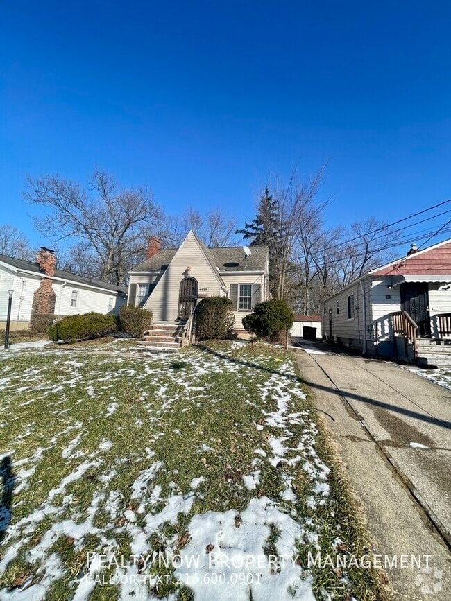 Building Photo - 4619 E 175th St