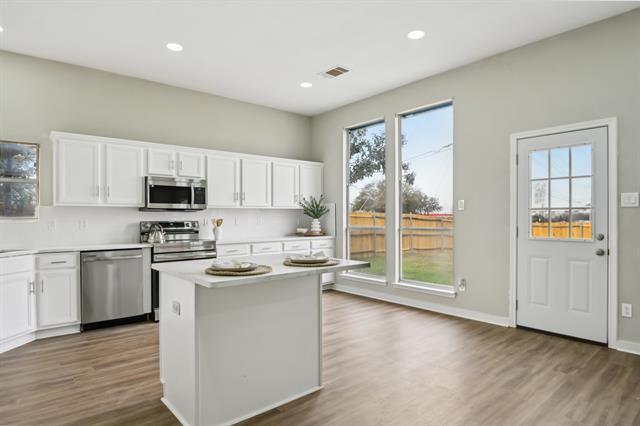 Building Photo - 1201 Cypress Dr