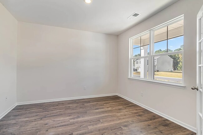 Building Photo - 304 Picnic Basket Pl