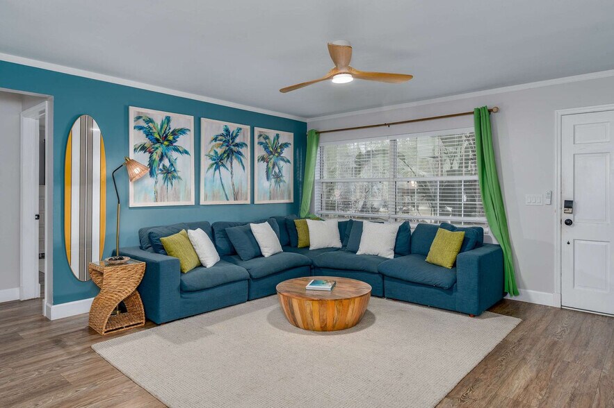 Building Photo - 1596 Idle Dr NE