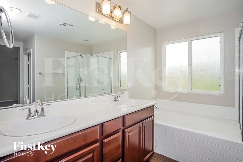 Building Photo - 8149 Begonia Blush Dr