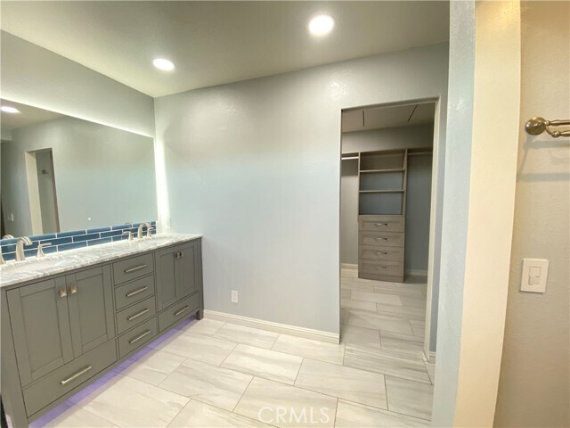 Building Photo - 971 Saltcoats Dr