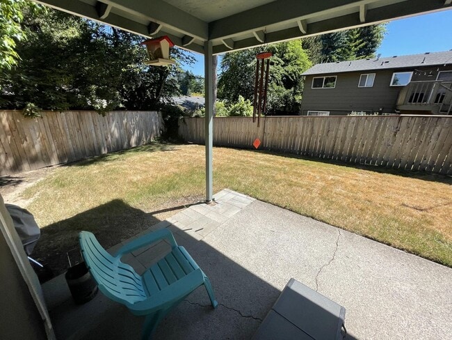 Building Photo - Lovely 3bed/2bath Ranch style home with HUGE private yard in a peaceful cul-de-sac!