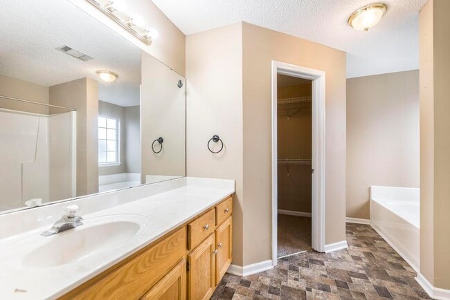 Building Photo - 205 Carver Ct