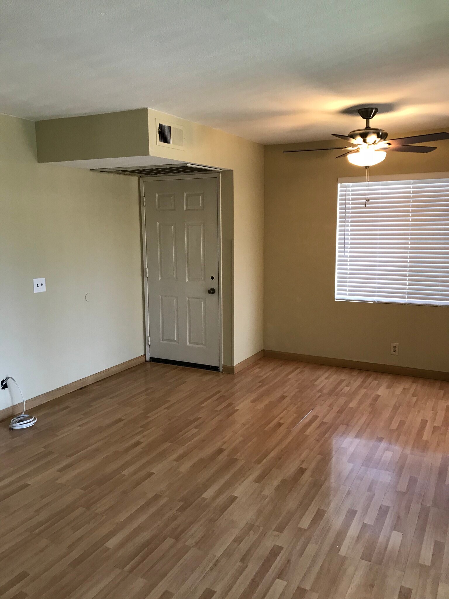 Building Photo - 10910 Summerdale Way