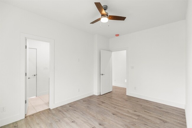 Building Photo - 2202 Wavell St