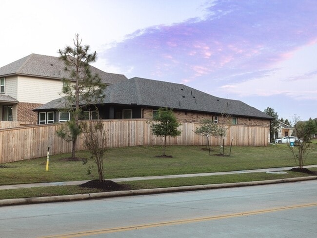 Building Photo - 2010 Bluff Oak Ct