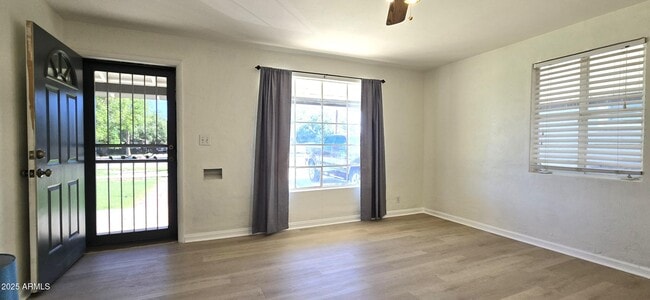 Building Photo - 154 N Hibbert