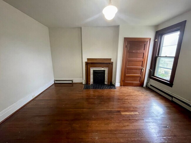 Building Photo - THREE 2 BEDROOM APARTMENTS IN THIS BUILDIN...