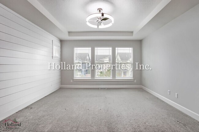Building Photo - 3933 SE 83rd Ave