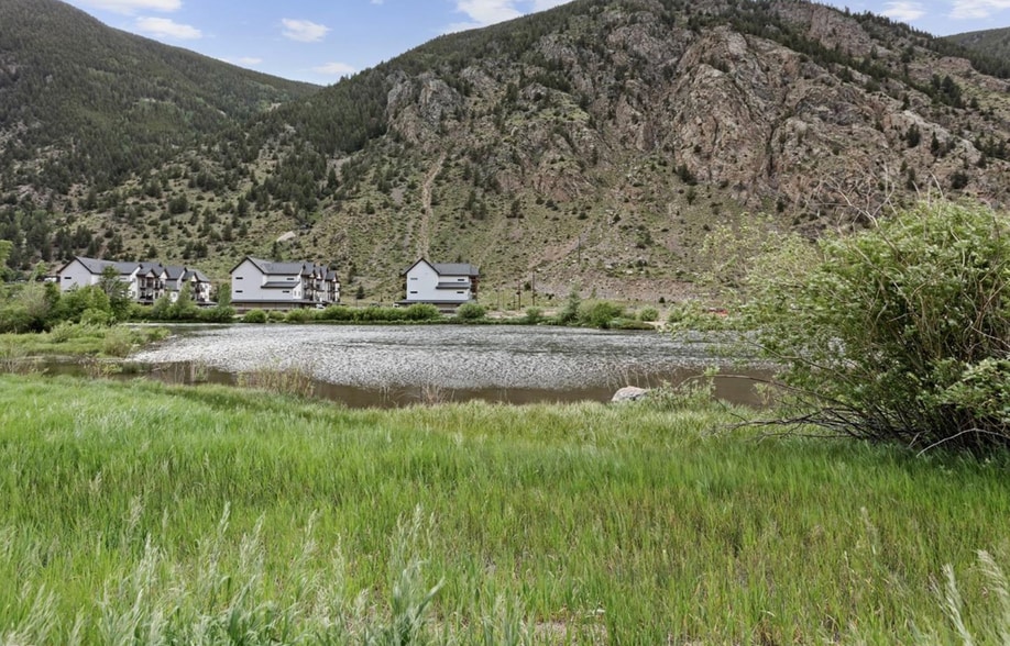 Building Photo - 1901 Clear Creek Dr