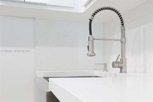 Building Photo - 6801 Indian Creek Dr