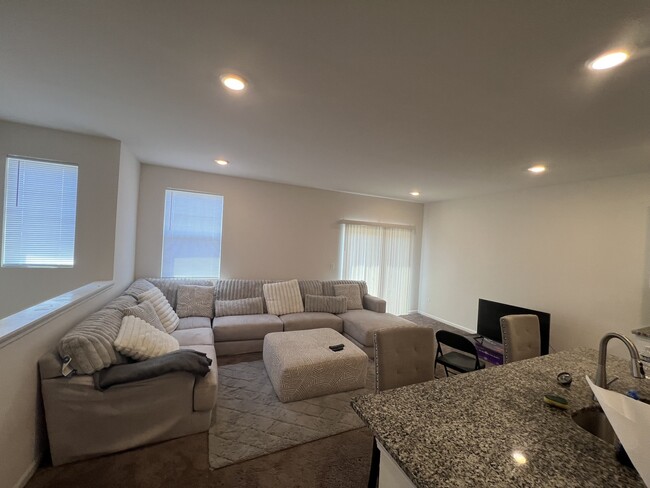 Building Photo - 4181 Chelsea Mnr Cir