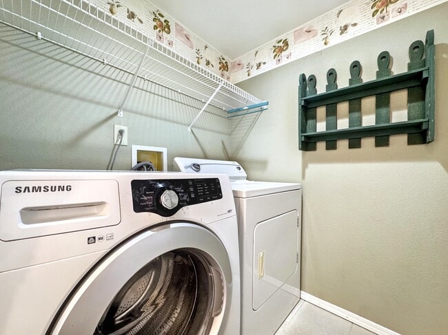 Building Photo - 236 Oxbow Dr