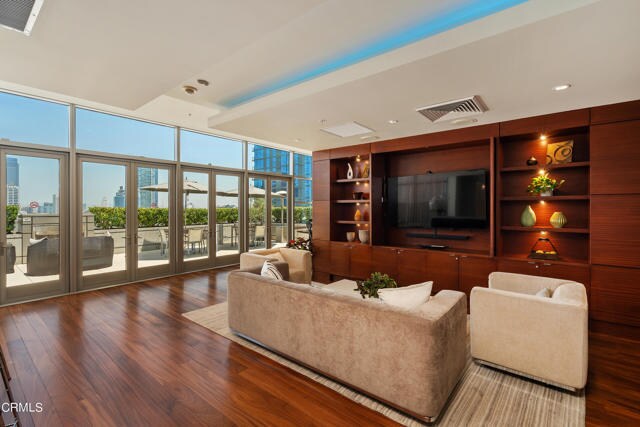 Building Photo - 1155 S Grand Ave