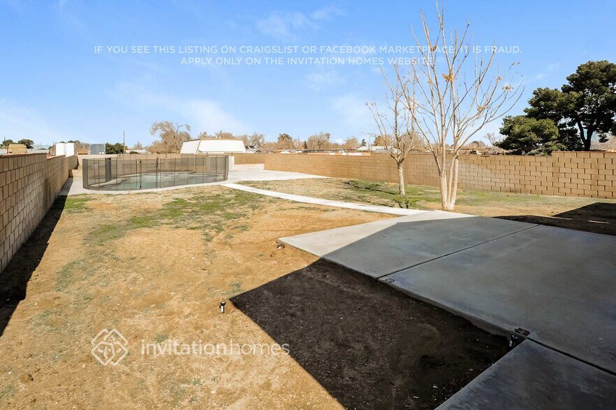 Building Photo - 4763 W Ave L8