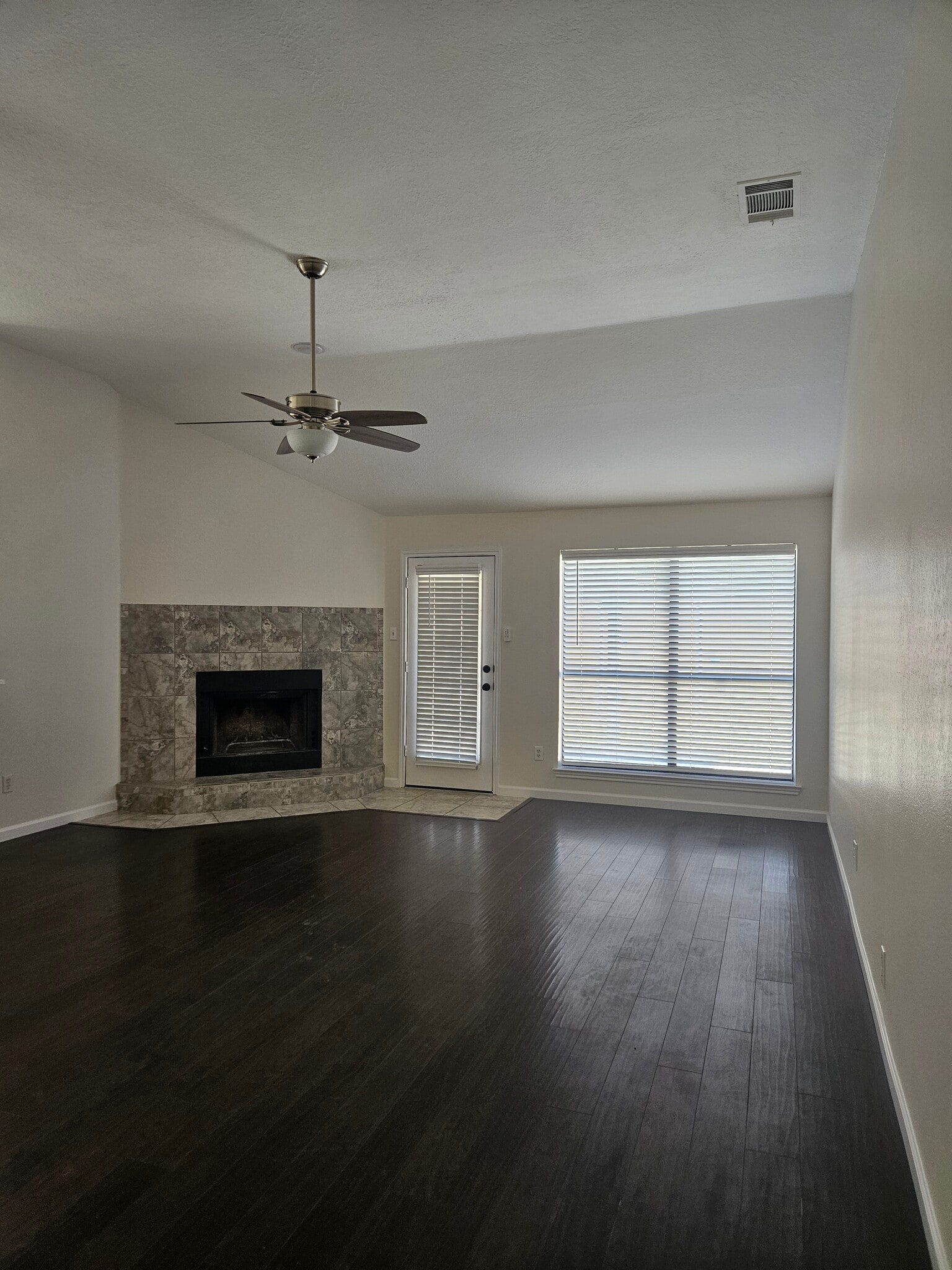 Living Room - 580 Parkway Blvd