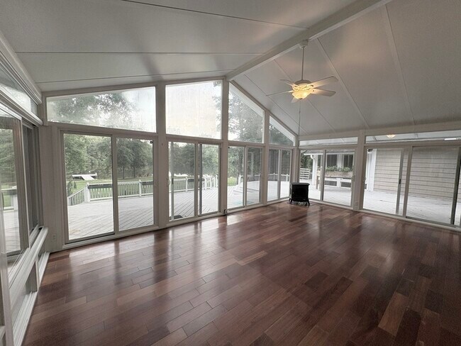 Building Photo - 311 Derrick Ln