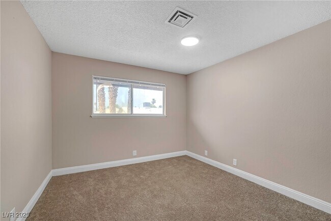 Building Photo - 4431 El Campana Way
