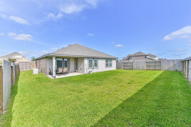 Building Photo - 2621 Mackinac Bay Dr